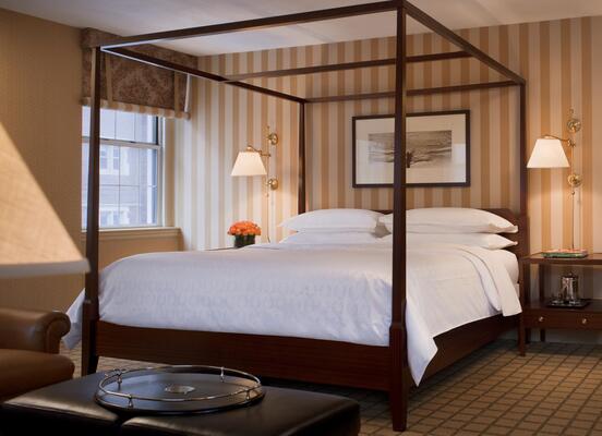 Sheraton Commander Hotel