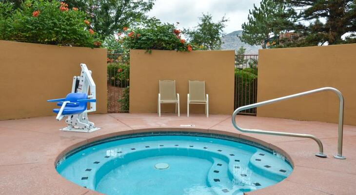 Arroyo Pinion Hotel, Ascend Hotel Collection