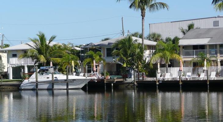 Manatee Bay Inn