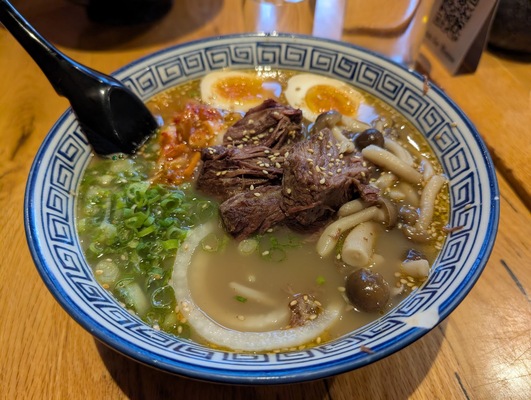 Pai Men Miyake