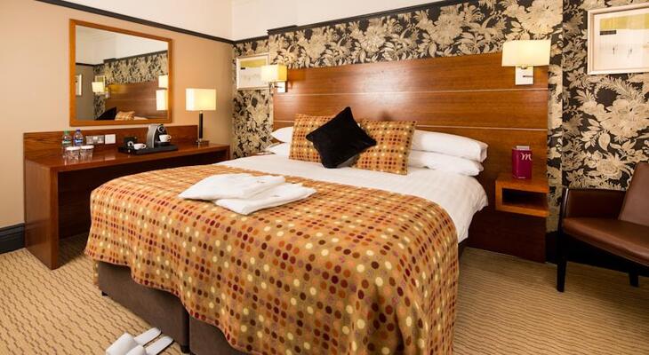 Mercure York Fairfield Manor Hotel