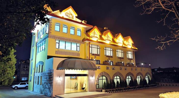 Qingdao The Castle Hotel
