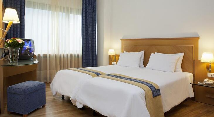 Plaka Hotel