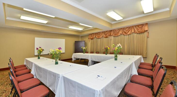 Comfort Inn & Suites Sacramento University Area