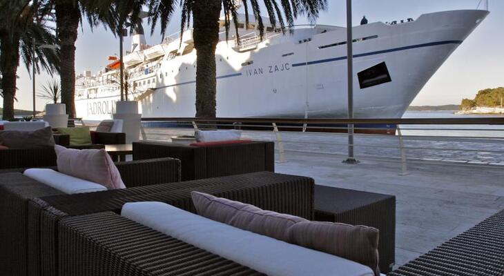 Riva Marina, Hvar Hotel