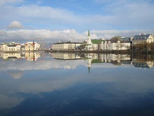 Lake Tjornin