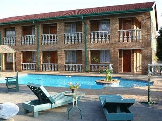 Airport Inn Bed n Breakfast & Emerald Guesthouse