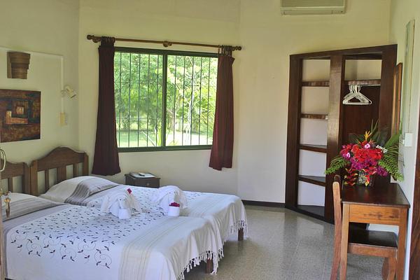 Guacamaya Lodge