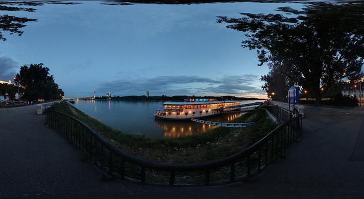 Botel Marina