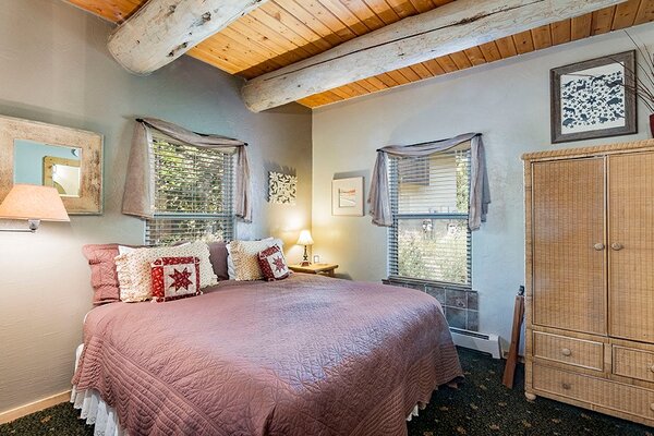 Mariposa Lodge Bed and Breakfast