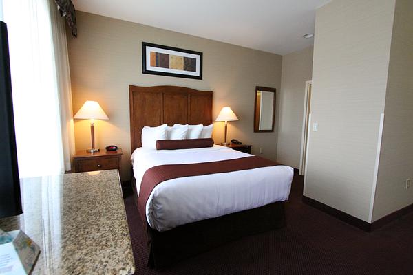 Best Western Plus Hannaford Inn & Suites