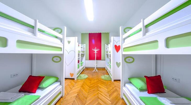 Hostel For Me