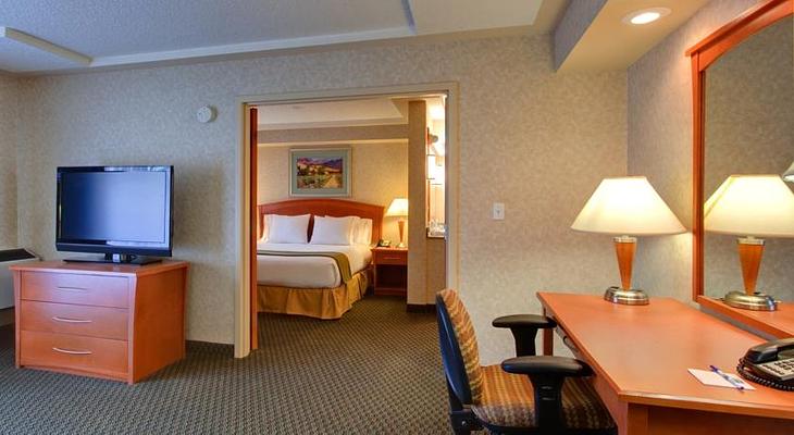 Holiday Inn Express & Suites Calgary, an IHG Hotel
