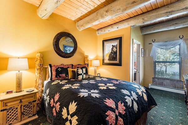 Mariposa Lodge Bed and Breakfast