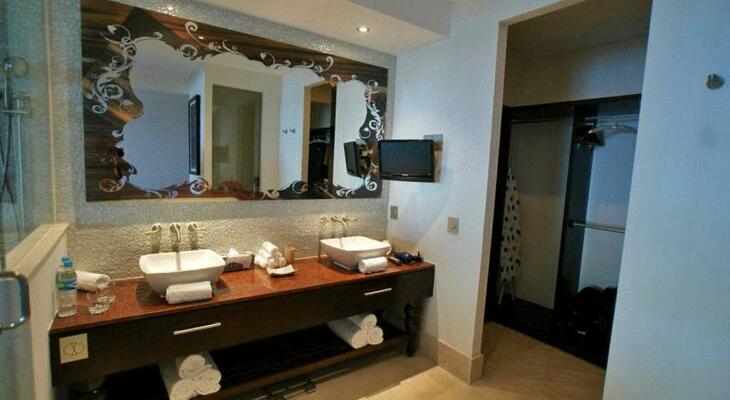 La Tranquila Breathtaking Resort & Spa