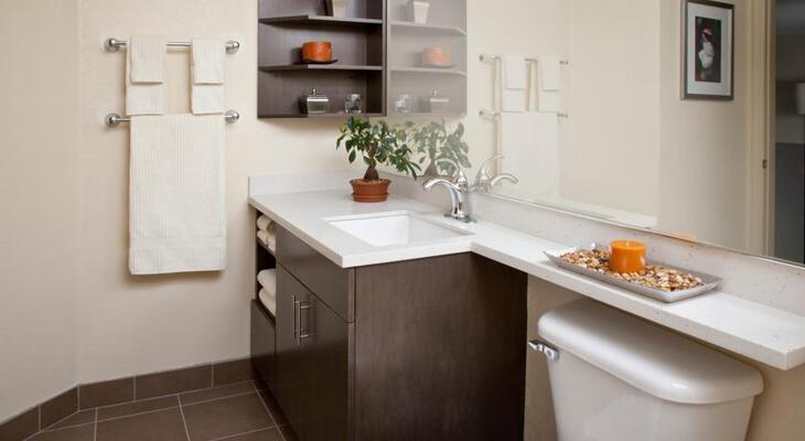 Sonesta Simply Suites Detroit Troy