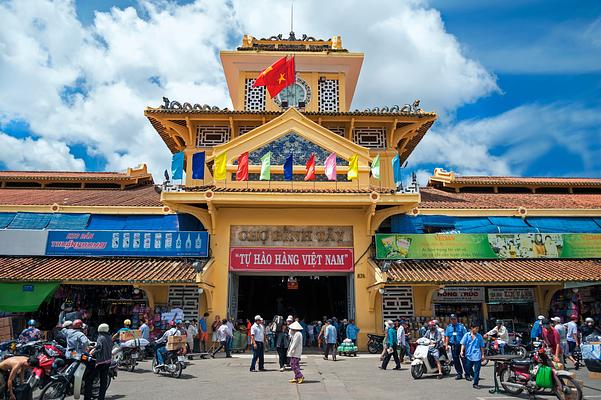 Binh Tay Market