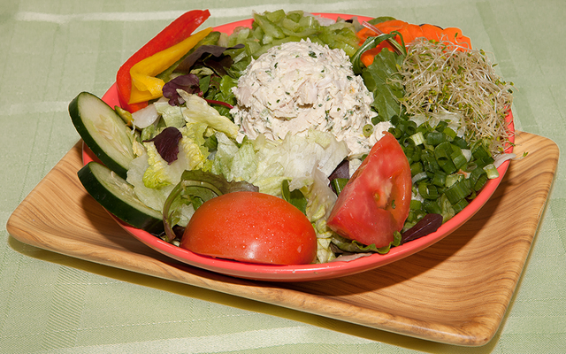 Clara's Tidbits Restaurant & Catering