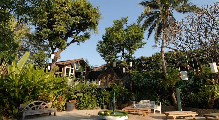 Chakrabongse Villas & Residences