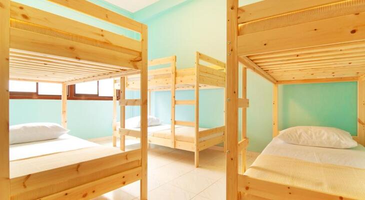 GUSTI Bed & Breakfast Singapore