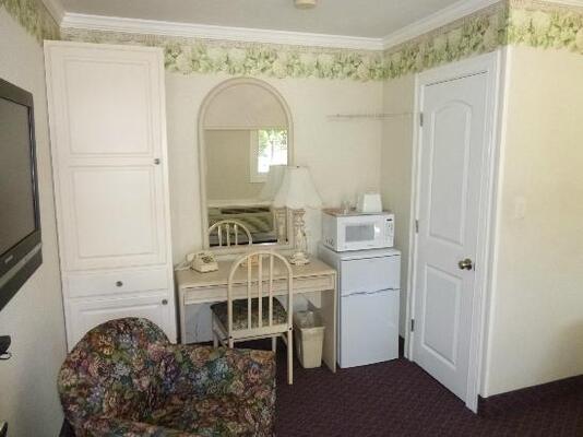 Falmouth Heights Motor Lodge