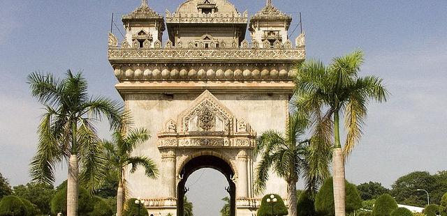 Patuxay Monument