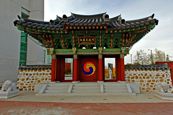 H.U. Lee International Gate and Garden