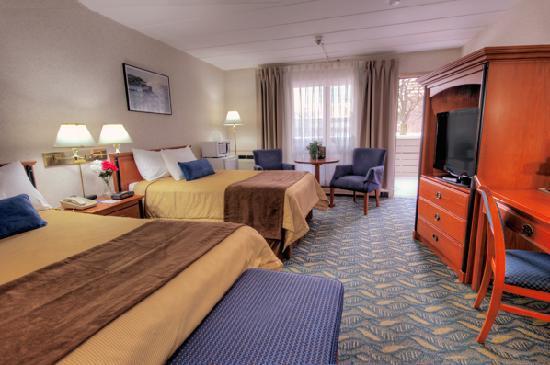 Travelodge by Wyndham Niagara Falls At the Falls