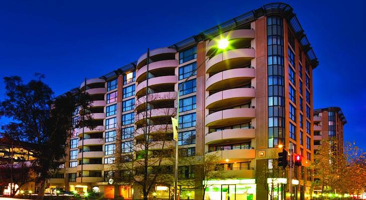 Adina Serviced Apartments Canberra, James Court