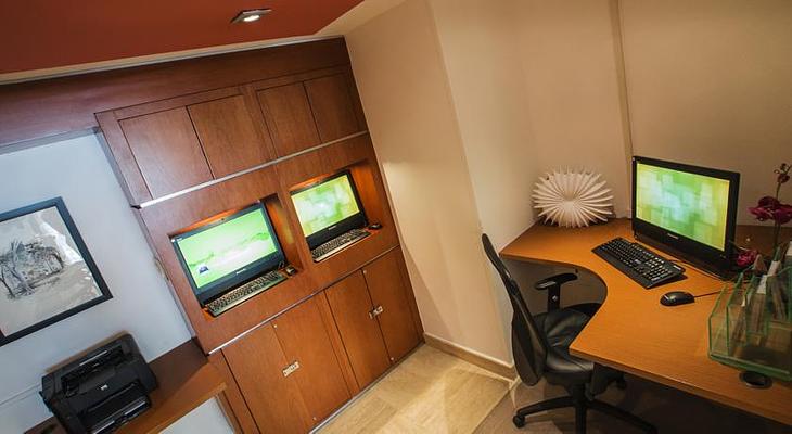 Courtyard By Marriott San Juan Miramar