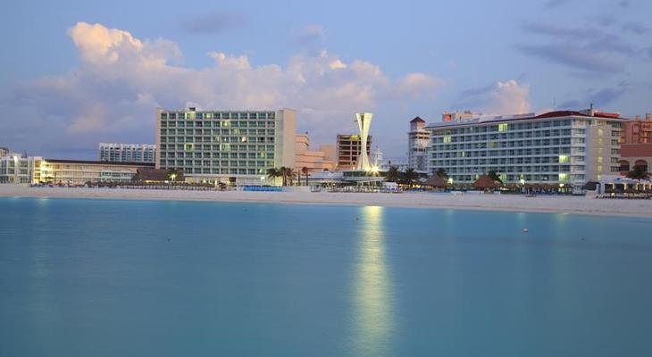 Hotel Krystal Cancun