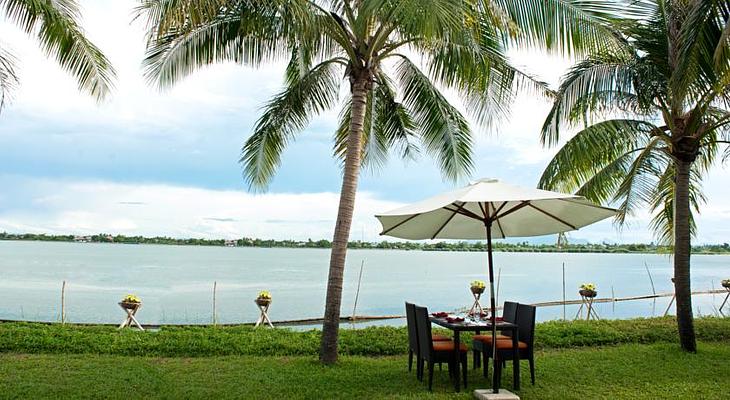 Vinh Hung Riverside Resort