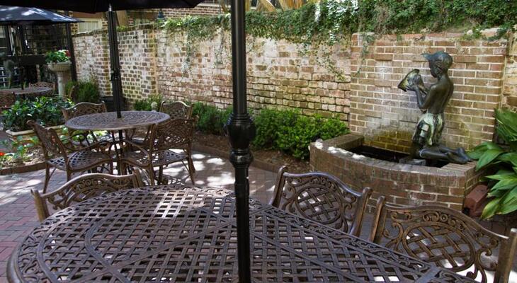 Eliza Thompson House, Historic Inns of Savannah
