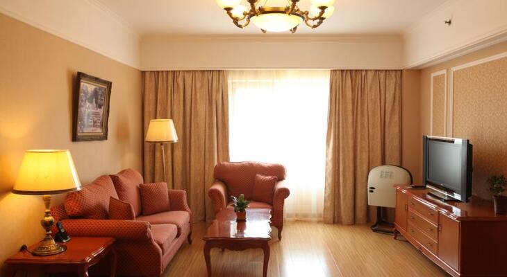 Astor Plaza