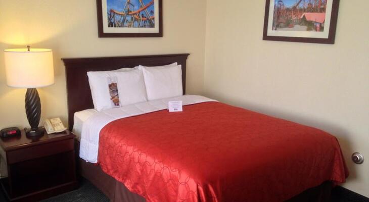 Knott's Berry Farm Hotel