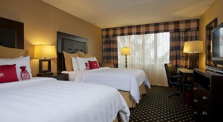 Crowne Plaza Indianapolis-Airport, an IHG Hotel