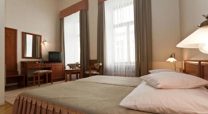 Hotel Saski Krakow, Curio Collection by Hilton