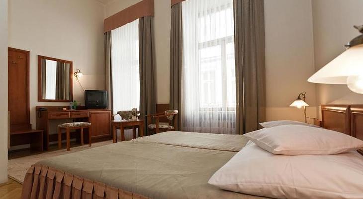 Hotel Saski Krakow, Curio Collection by Hilton