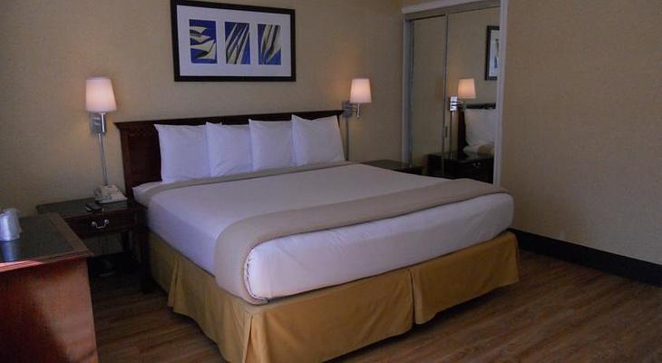Baymont by Wyndham San Diego Downtown