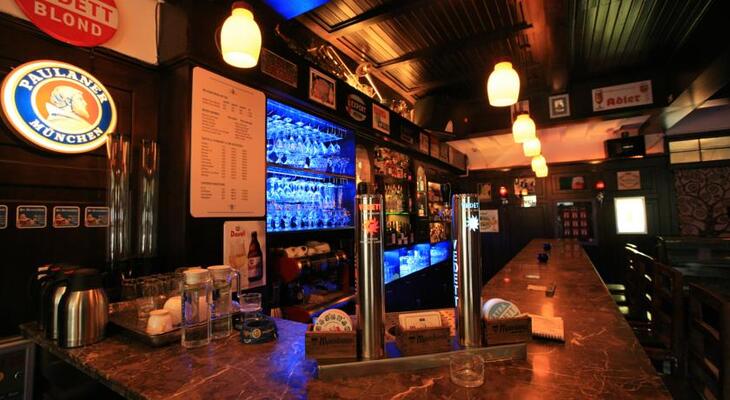 Jano's Backpackers