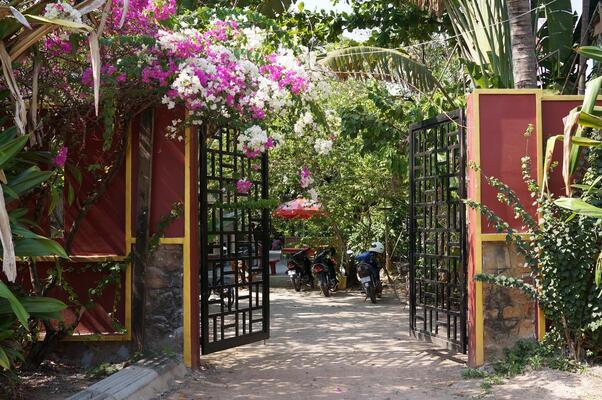 Monkey Republic Kampot Hostel