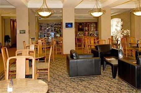 Hampton Inn & Suites Kansas City-Country Club Plaza