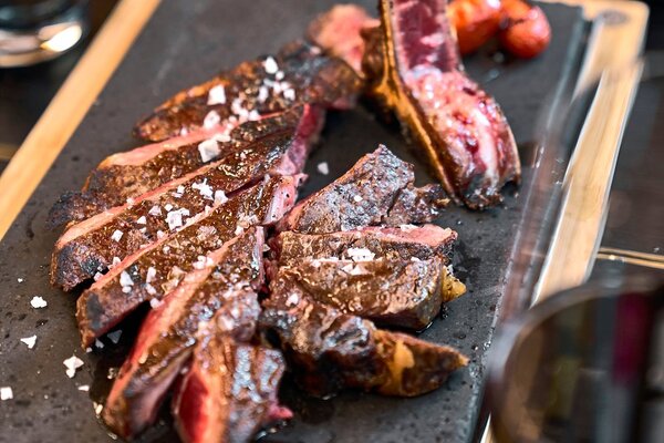 [M]eatery Bar + Restaurant Hamburg