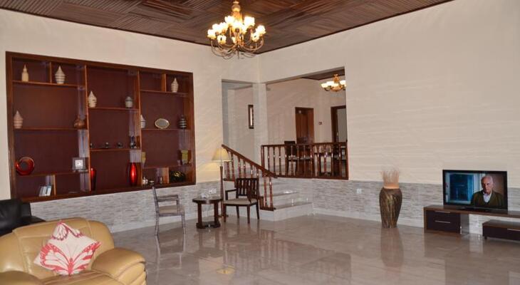 Garr Hotel