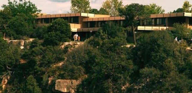 Thunderbird Lodge