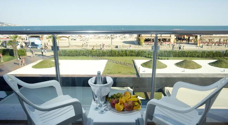 DIT Evrika Beach Club Hotel