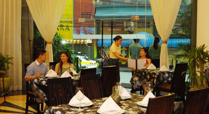 Oxford Suites Makati