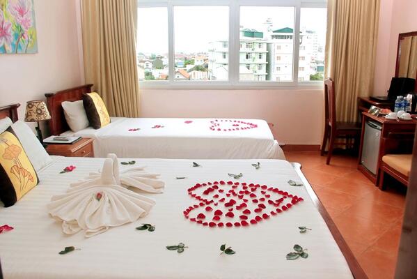 Holiday Diamond Hotel