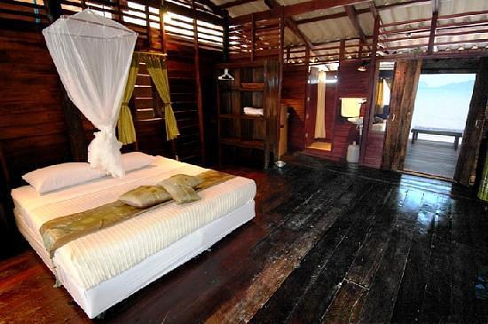 Mango Guesthouse + Villas