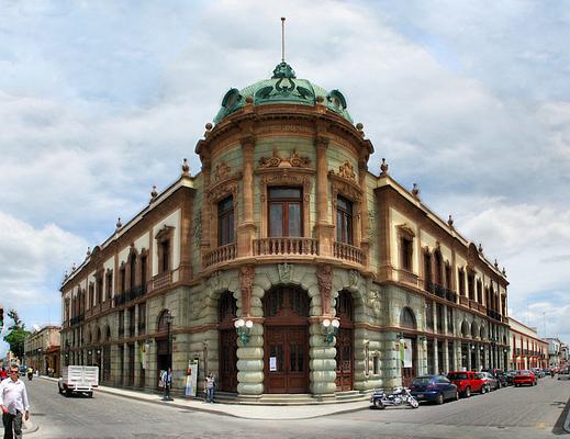 Teatro Macedonio de Alcala